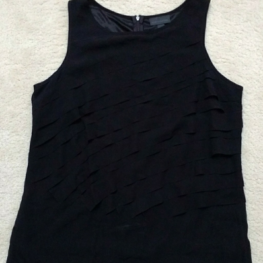 Sleeveless shirt